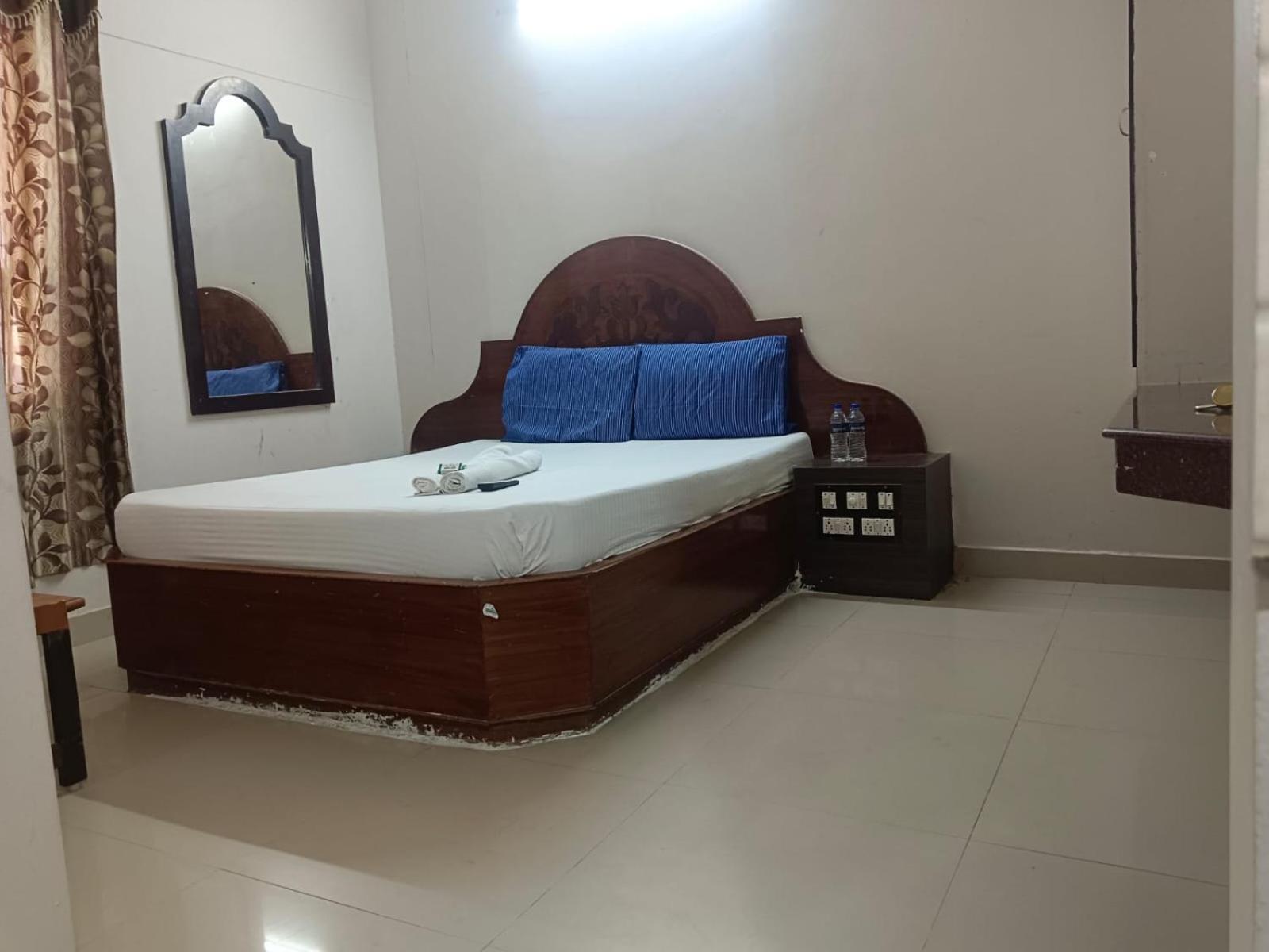 Sree Balaji Hotel - Lodge Kanyakumari Ngoại thất bức ảnh